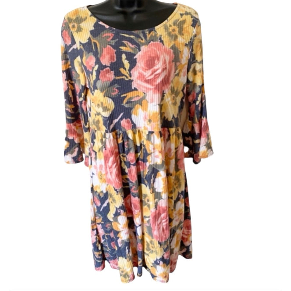 Love in Women's Floral 3/4th Sleeve Stretchy Dress Size Small